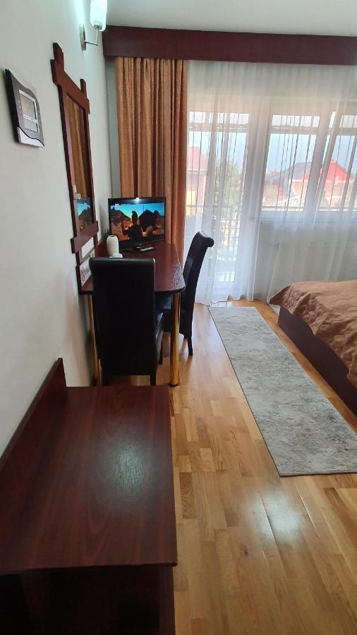 Pensiunea Select Arad Buitenkant foto
